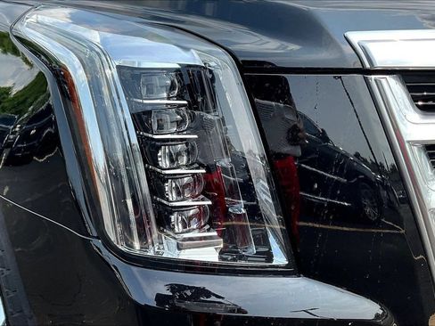 Used 2019 Cadillac Escalade ESV Premium Luxury AWD/4WD image 32