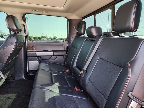 Used 2023 Ford F250 Lariat w/ Lariat Ultimate Package AWD/4WD image 5