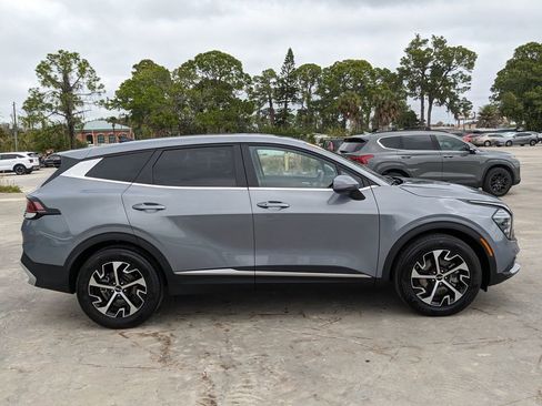 Certified 2025 Kia Sportage EX image 9