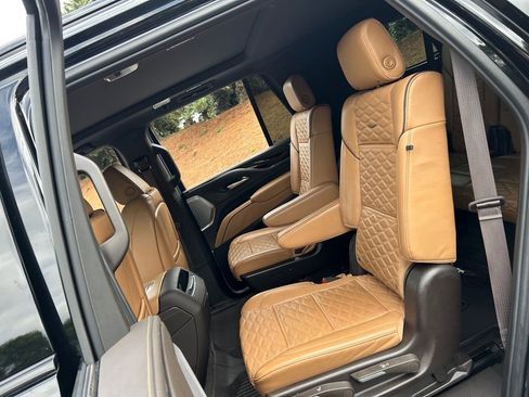 Used 2024 Cadillac Escalade Sport w/ LPO, ONYX Package AWD/4WD image 44