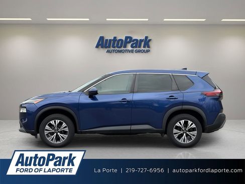 Used 2022 Nissan Rogue SV AWD/4WD image 1