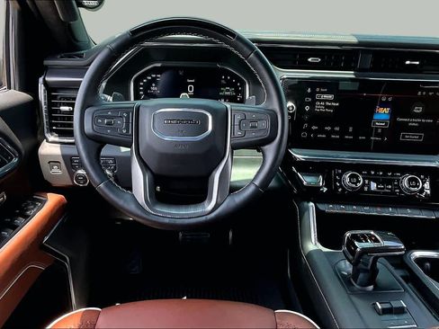 Used 2025 GMC Sierra 1500 Denali Ultimate AWD/4WD image 11