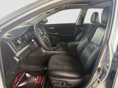 Used 2017 Toyota Camry XSE w/ Moonroof Package FWD image 12