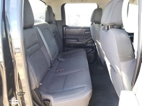 Used 2022 Nissan Frontier SV image 11