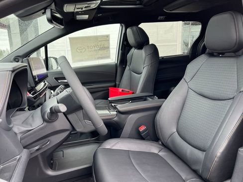 New 2026 Toyota Sienna XLE Woodland Edition image 19