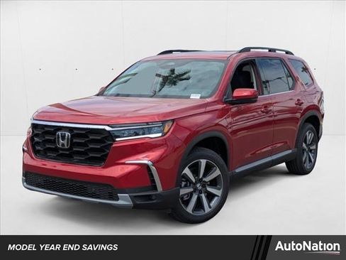 New 2025 Honda Pilot Touring image 1