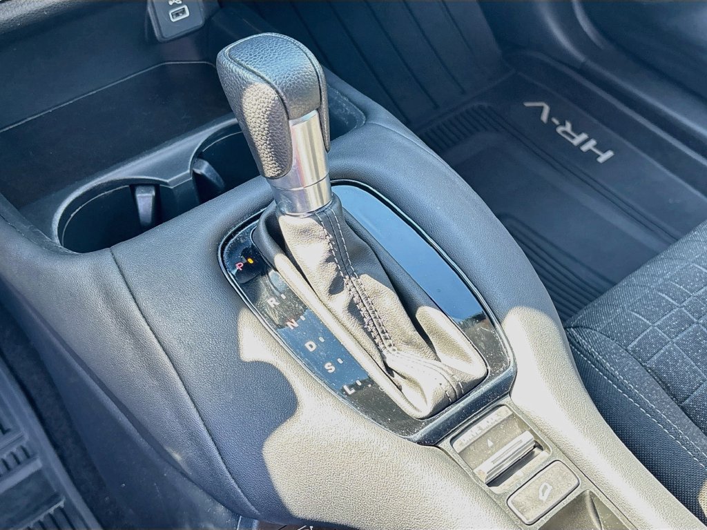 Used 2023 Honda HR-V LX image 16