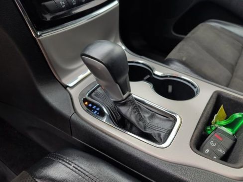 Used 2019 Jeep Grand Cherokee Altitude image 32