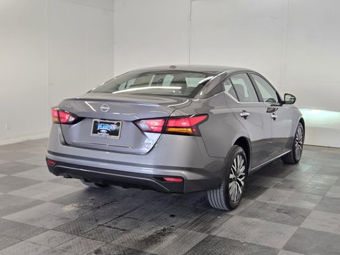 Used 2025 Nissan Altima 2.5 SV image 7