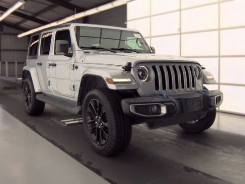 Used 2023 Jeep Wrangler Unlimited Sahara w/ Cold Weather Group AWD/4WD image 3