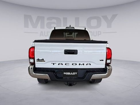 Used 2023 Toyota Tacoma SR5 AWD/4WD image 4