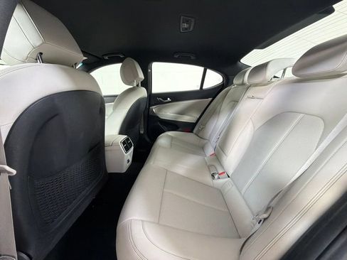 Used 2025 Genesis G70 2.5T RWD image 29