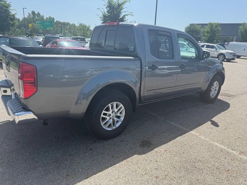 Used 2019 Nissan Frontier SV RWD image 5