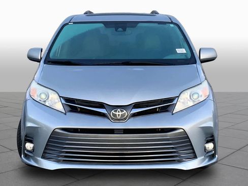 Used 2019 Toyota Sienna XLE FWD image 4