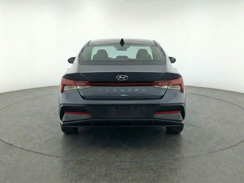 Used 2025 Hyundai Elantra SEL FWD image 7