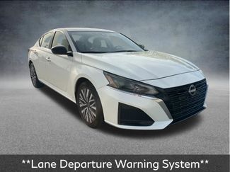 Used 2025 Nissan Altima 2.5 SV video 2