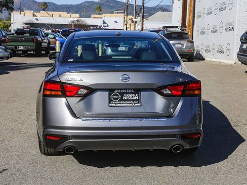 Used 2022 Nissan Altima 2.5 SR FWD image 7