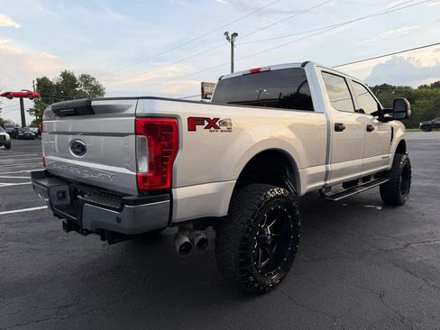 Used 2017 Ford F250 XLT w/ XLT Value Package AWD/4WD image 9