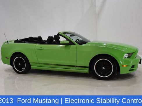 Used 2013 Ford Mustang Premium image 8