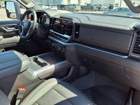Used 2025 Chevrolet Silverado 2500 LTZ w/ LTZ Premium Package AWD/4WD image 86