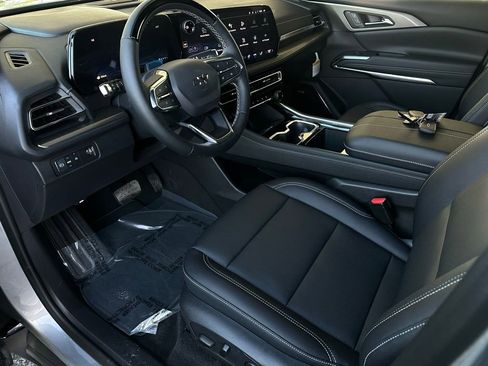 New 2026 Chevrolet Traverse LT w/ Enhanced Driving Package image 10