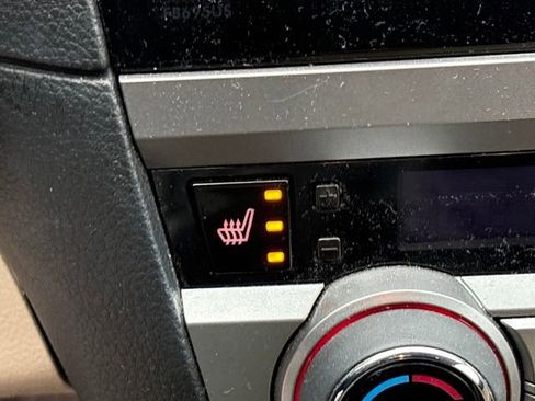 Used 2016 Subaru Outback 3.6R Limited image 17