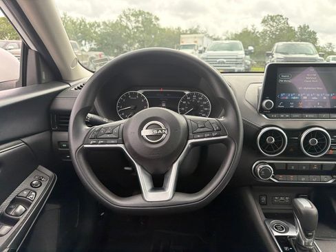 Used 2024 Nissan Sentra SV FWD image 16