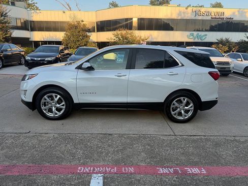 Used 2021 Chevrolet Equinox LT image 3