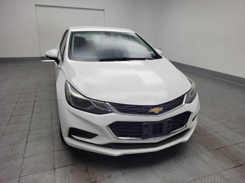 Used 2018 Chevrolet Cruze LT FWD image 14