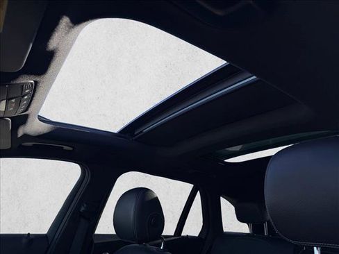 Used 2019 Mercedes-Benz GLC 300 4MATIC image 22