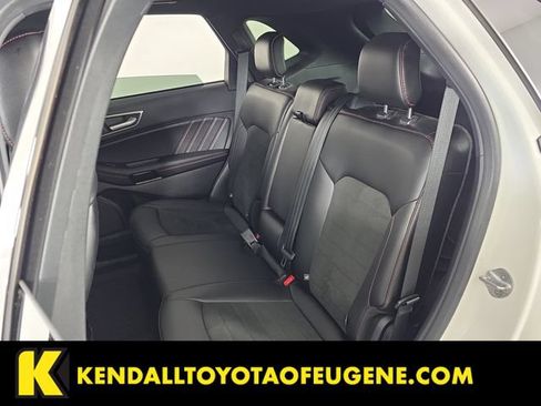 Used 2021 Ford Edge ST-Line w/ Cold Weather Package AWD/4WD image 17