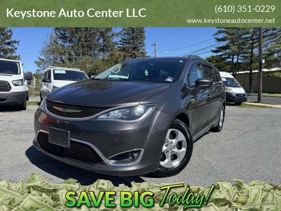 Used 2017 Chrysler Pacifica Touring-L Plus w/ Advanced Safetytec Group