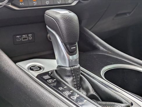 Used 2024 Nissan Altima 2.5 SV FWD image 14