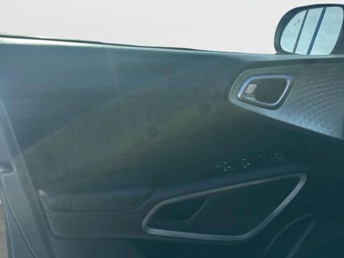 Used 2022 Kia Soul LX w/ Technology Package image 21