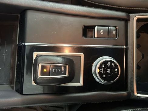 Used 2022 Mitsubishi Outlander SEL Black Edition image 23