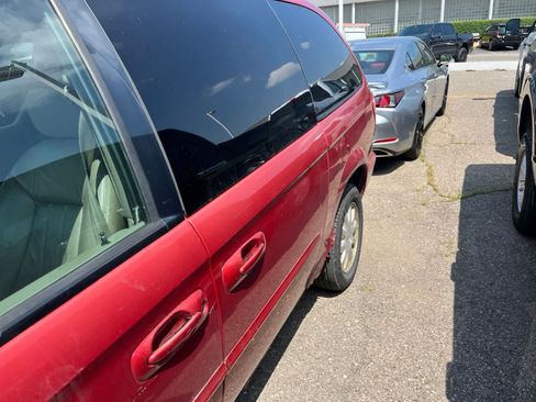 Used 2003 Chrysler Town & Country EX FWD image 7