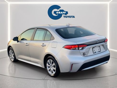 Used 2020 Toyota Corolla LE image 3
