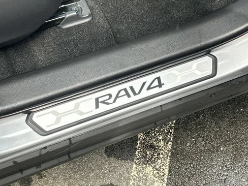 Used 2022 Toyota RAV4 XLE Premium AWD/4WD image 30