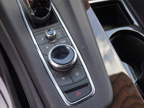 Used 2024 Cadillac Escalade ESV Premium Luxury Platinum image 28