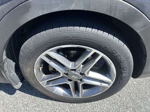 Used 2017 Hyundai Santa Fe Limited FWD image 36