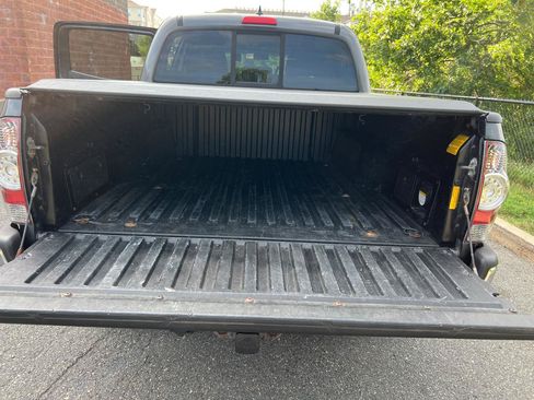Used 2015 Toyota Tacoma 4x4 Double Cab w/ TRD Off-Road Package image 10
