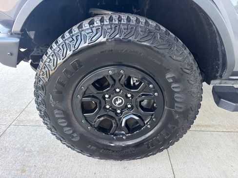 Certified 2023 Ford Bronco Wildtrak AWD/4WD image 16