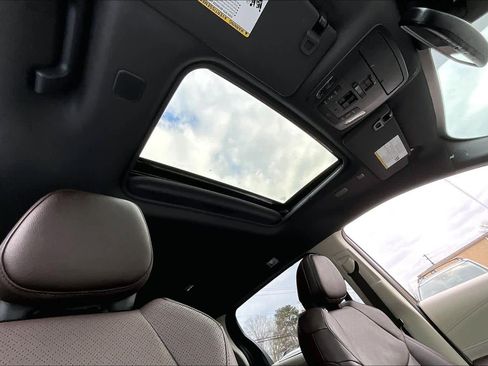 Certified 2024 Toyota Sienna Platinum image 14