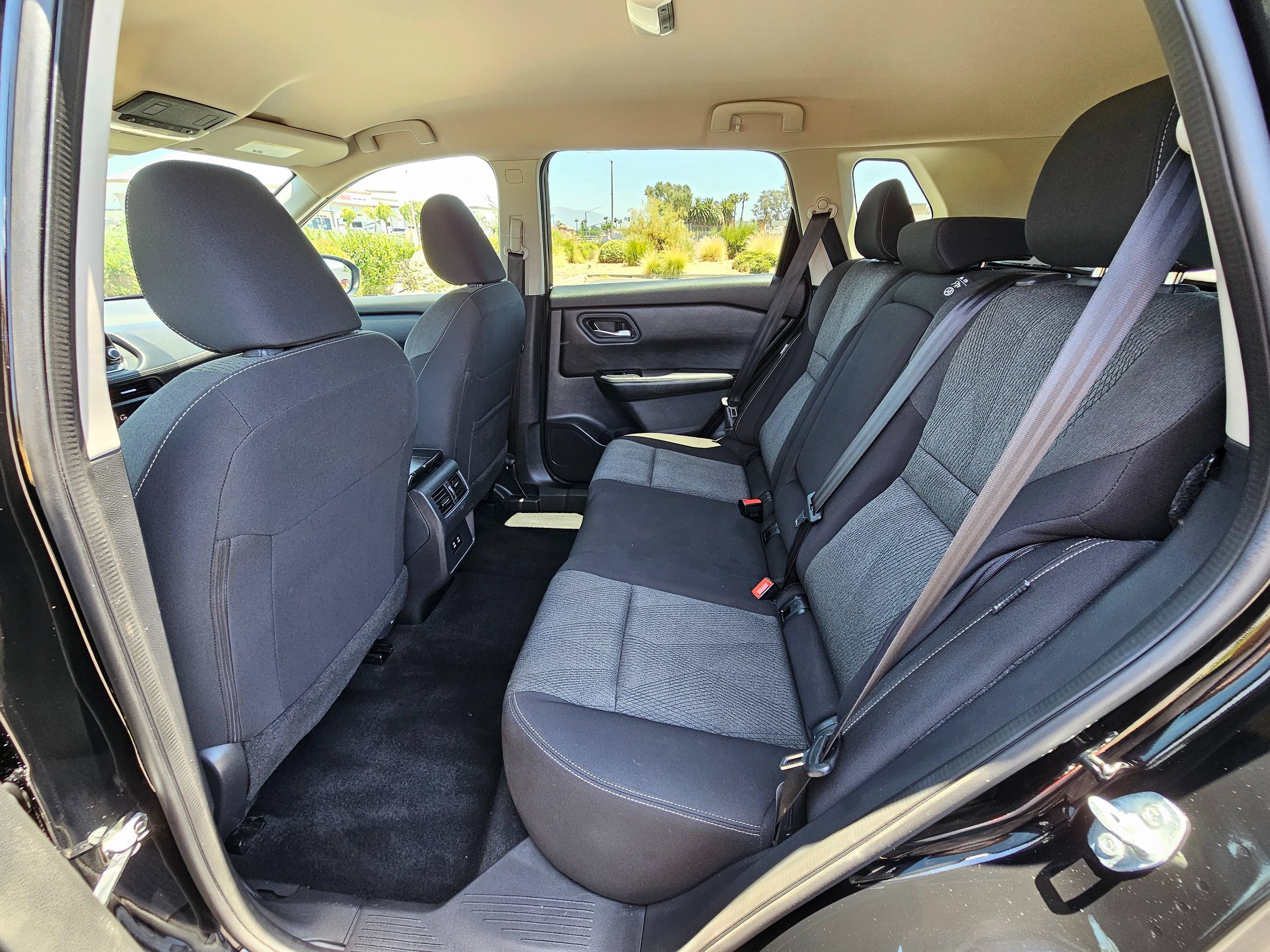 Used 2025 Nissan Rogue SV AWD/4WD image 18