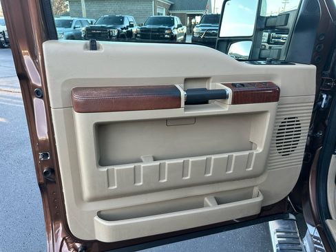 Used 2011 Ford F250 King Ranch w/ King Ranch w/Chrome Pkg image 10