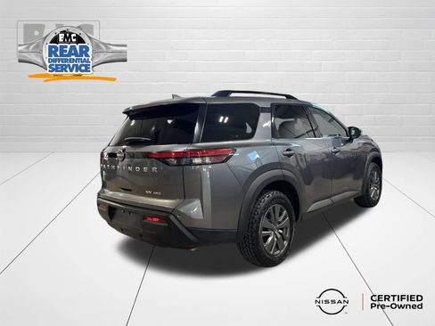 Used 2024 Nissan Pathfinder SV AWD/4WD image 3