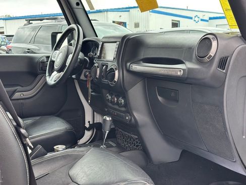 Used 2016 Jeep Wrangler Unlimited Sport AWD/4WD image 13
