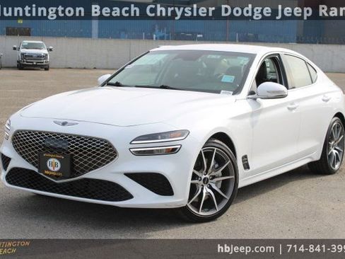Used 2025 Genesis G70 2.5T image 9