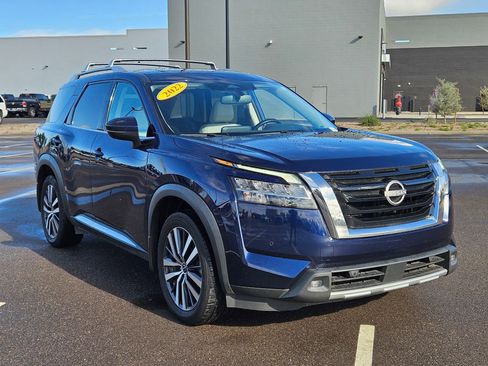 Used 2022 Nissan Pathfinder Platinum image 7
