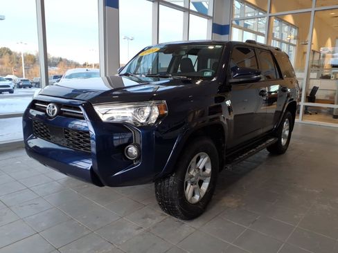 Used 2020 Toyota 4Runner SR5 Premium w/ Moonroof Package image 8